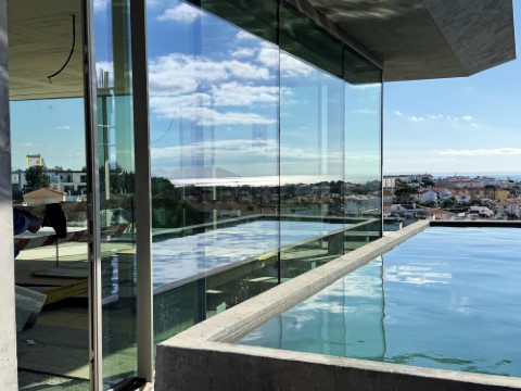 Villa independiente de 4 habitaciones en un condominio moderno