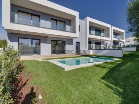 Moradia T4 em condomínio em Cascais
