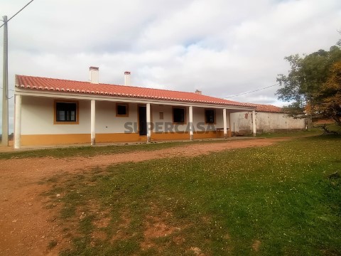 Quinta Herdade Serpa 4 Quartos Poços Eletricidade 65000 m2 - Foto Principal 3