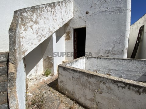 Prédio em Localização Premium - Faro ERA IMOBILIARIA FARO