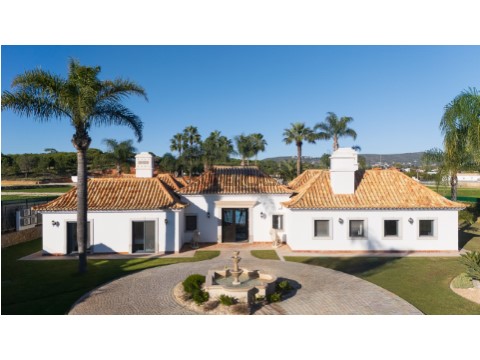 Villa Cascade para Arrendamento Anual a 5 minutos da Quinta do Lago
