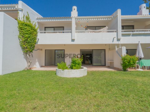 Apartamento com 2 Quartos em Condomínio Exclusivo na Quinta do Lago