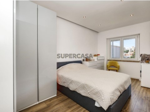 Apartamento T2 em Águas Livres, Amadora