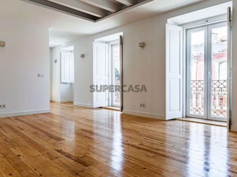 Appartement 3 kamers Op Falagueira-Venda Nova, Amadora