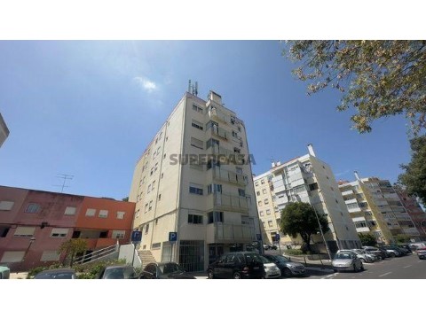 Apartamento T1 em Águas Livres, Amadora