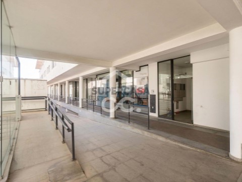 Comercial em Évora (São Mamede, Sé, São Pedro e Santo Antão), Évora