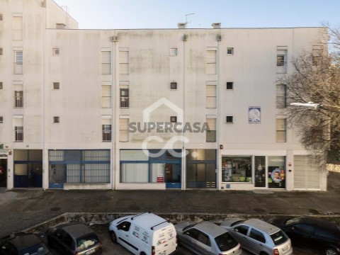 Comercial em Malagueira e Horta das Figueiras, Évora