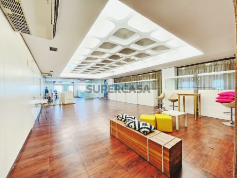 Luminoso escritório 600m2, em Carnaxide, Oeiras (19)