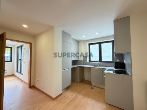 Apartamento T1 na Rua do Coronel Almeida Valente, Paranhos
