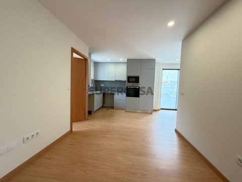 Apartamento T1 na Rua do Coronel Almeida Valente, Paranhos