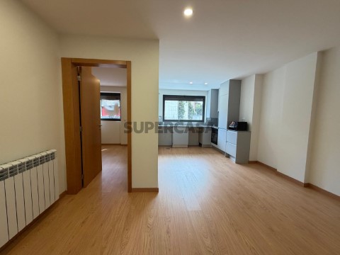Apartamento T1 na Rua do Coronel Almeida Valente, Paranhos