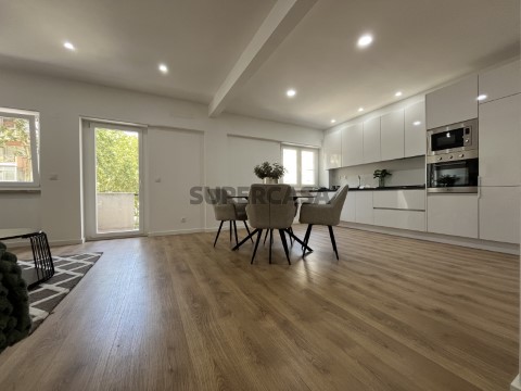 Apartamento T3 Benfica sala