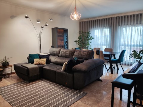 Apartamento T3 Usado com Elevador