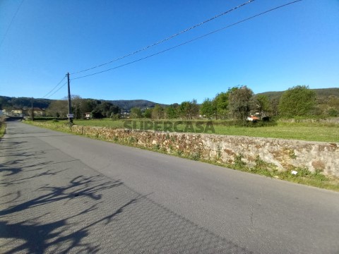 Terreno de construção em Quintiães - Barcelos