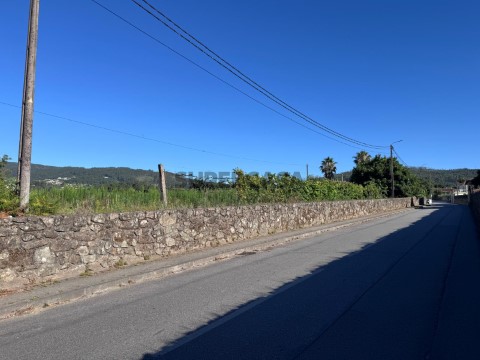 Terreno em Campo e Tamel (São Pedro Fins), Barcelos