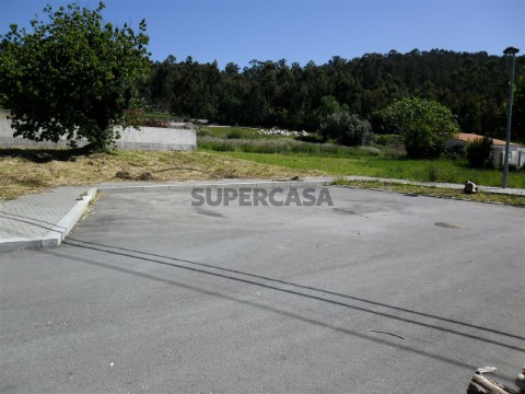 Terreno em Campo e Tamel (São Pedro Fins), Barcelos