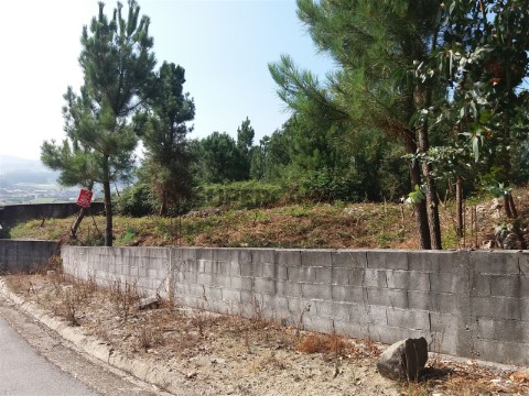 Terreno de construção em Milhazes