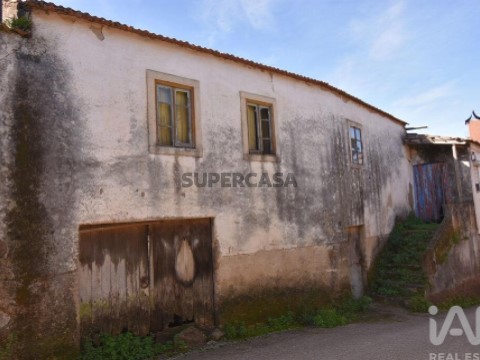 Moradia T2 em Vila Nova, Miranda do Corvo