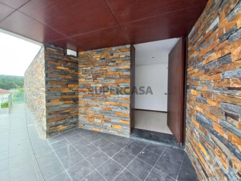 Moradia T4 em Abade de Neiva, Barcelos