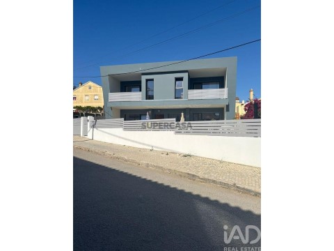 Moradia T4 em Charneca de Caparica e Sobreda, Almada