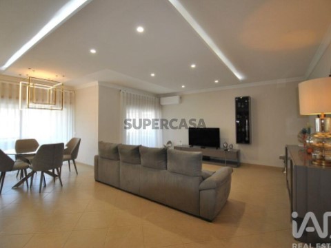 Appartement 4 kamers Op Olhão, Olhão