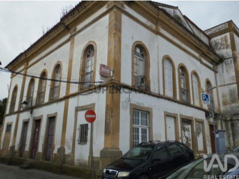 Prédio em Sé e São Lourenço, Portalegre