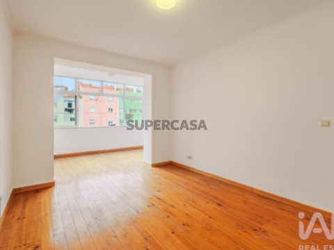 Apartamento T3 em Arroios, Lisboa