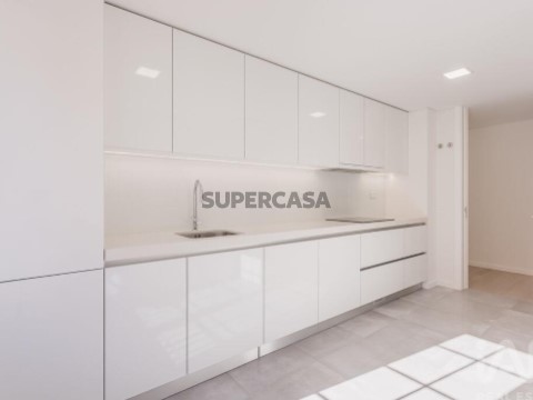Apartamento T2 em Venteira, Amadora