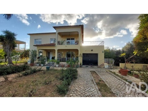 Moradia T4 em Santa Bárbara de Nexe, Faro