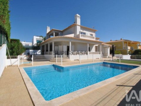 Moradia T3 em Albufeira e Olhos de Água, Albufeira