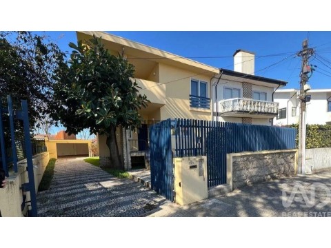 Moradia T6 em Senhora da Hora, Matosinhos