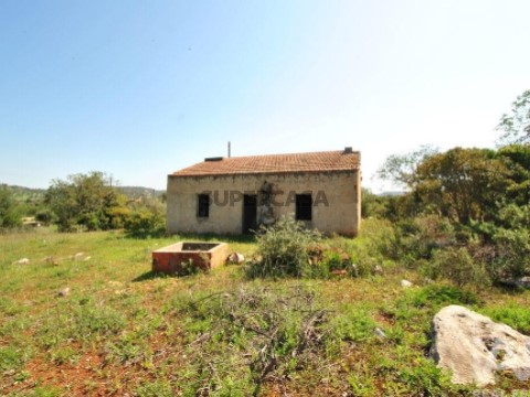Moradia T2 em Paderne, Albufeira