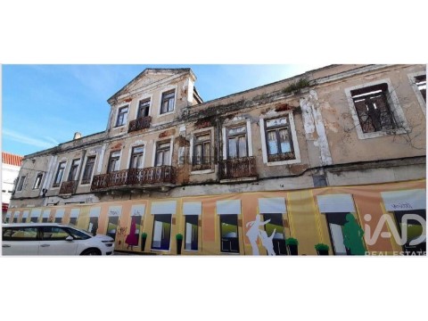 Prédio em Montijo e Afonsoeiro, Montijo