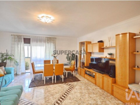 Apartamento T3 em União das Freguesias de Setúbal, Setúbal
