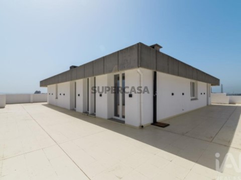 Apartamento T4 em Algés, Linda-a-Velha e Cruz Quebrada-Dafundo, Oeiras