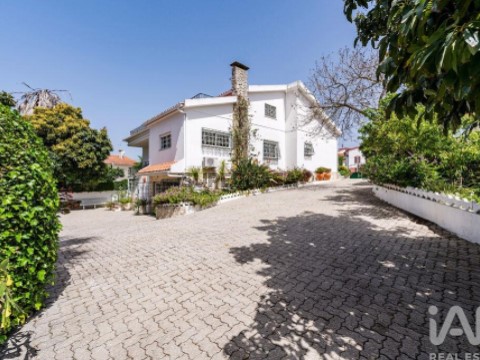 Moradia T8 em Amora, Seixal