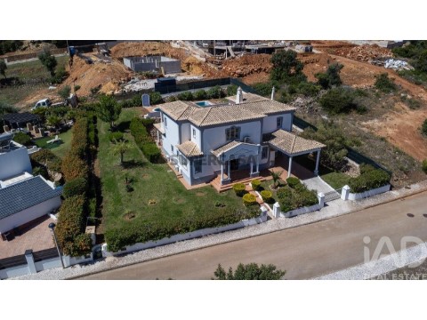 Moradia T4 em Albufeira e Olhos de Água, Albufeira