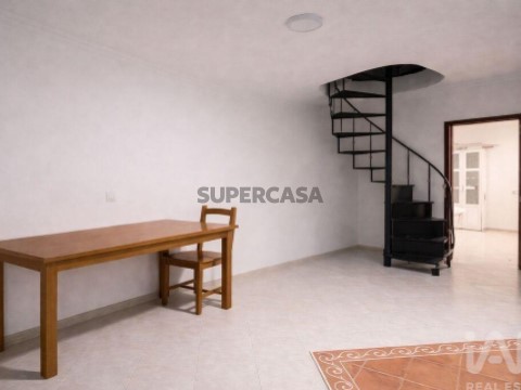Moradia T3 em Sacavém e Prior Velho, Loures