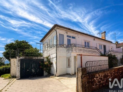 Moradia T4 em Vila de Punhe, Viana do Castelo