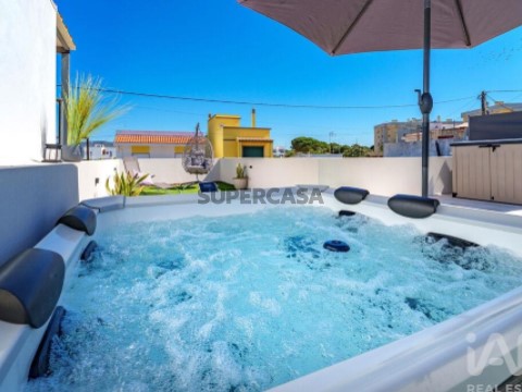 Moradia T2 em Quelfes, Olhão