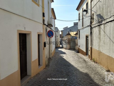 Moradia T2 em Sé e São Lourenço, Portalegre