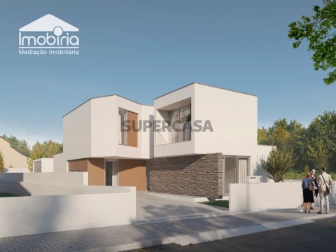 Moradia Isolada T4 Duplex na Rua Doutor Alberto Souto, Aradas