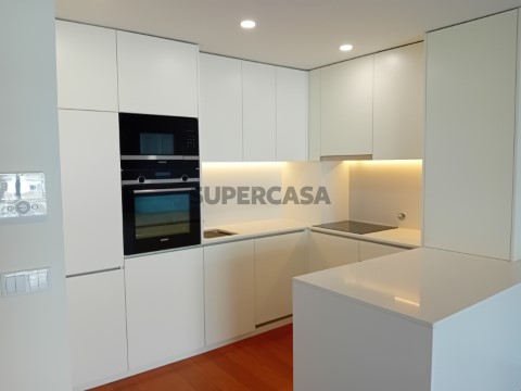 AZU Imobiliaria-( Boavista) Ramalde Porto, Apartamento T1 arrendamento (6)