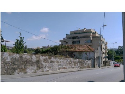AZU Imobiliária - Ponte da Pedra, Amial - Terreno 13m