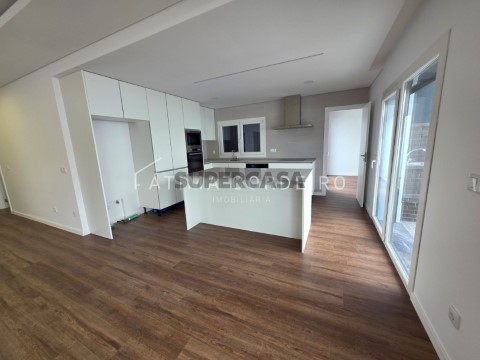 Fantástica Moradia Isolada Térrea T4 Fernão Ferro