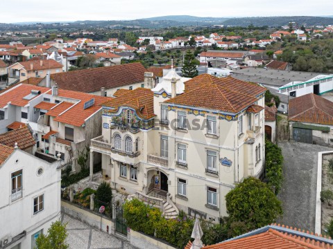 Moradia T10 em Alcanena e Vila Moreira, Alcanena