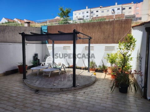 公寓 4 卧室 在 Encosta do Sol, Amadora