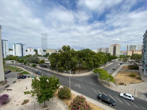 Apartamento T3 em Laranjeiro e Feijó, Almada
