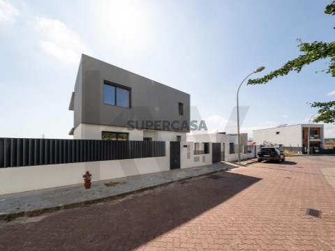 Moradia T5 em Porto Salvo, Oeiras