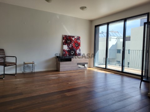 Apartamento T1, garagem, Metro, Lisboa,